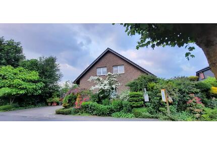 Großzügiges Einfamilienhaus mit Traumgarten, Sauna & Solaranlage - Melle Gesmold