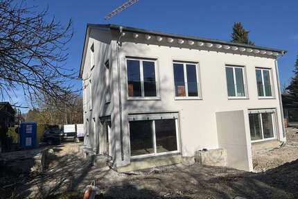 Haus zum Kaufen in Stockdorf 1.395.000,00 € 141 m²