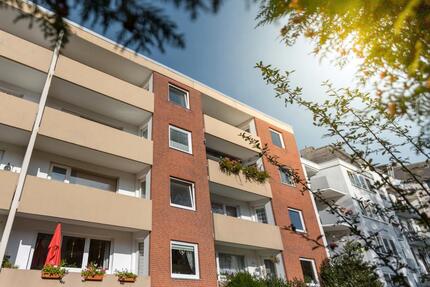 Frisch modernisierte 3 12-Zimmer-Wohnung mit Balkon - Bremerhaven Mitte