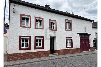 RENOVIERT, DOPPELGARAGE, VERMIETUNG MÖGLICH - Dreis