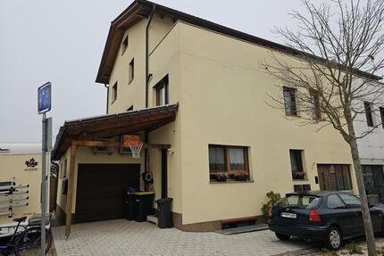 2 Familien Haus mit Einliegerwohnung BJ 2012 in March Hugstetten