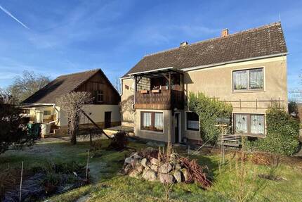 Von der Sonne verwöhnt - Zweifamilienhaus mit großem Grundstück - Stadtroda