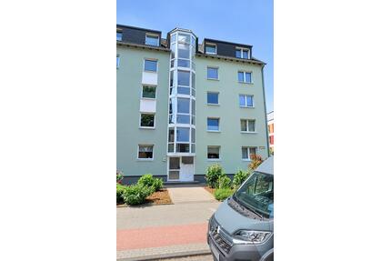 Renovierte 1-Zimmerwohnung mit Stellplatz und Einbauküche - Duisburg Angerhausen