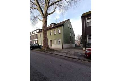 Haus zum Kaufen in Essen 330.000,00 € 269.5 m²
