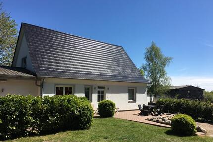 Schönes Ferienhaus auf Rügen Ostsee jetzt buchen Fewo Unterkunft - Samtens