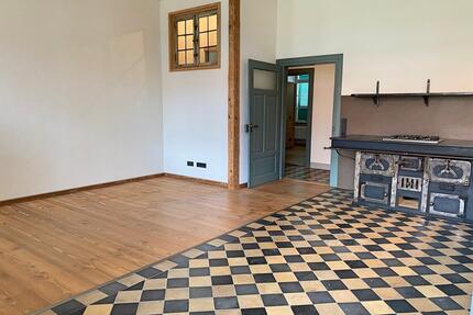 **BESONDERE WOHNUNG MIT GARTEN** - Rheinau