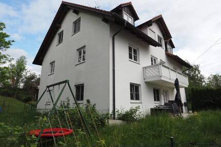 Gepflegte 4-Zimmer-Wohnung mit Balkon, Gartenanteil und Garage in Hörenzhausen - Fahrenzhausen