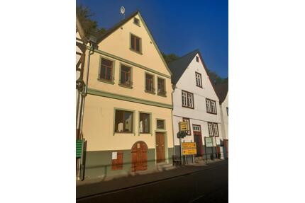 Ferienhaus am Rhein - 200.000,00&nbsp;EUR Kaufpreis, ca.&nbsp; 220,00&nbsp;m&sup2; in Weiler bei Bingen (PLZ: 55413)