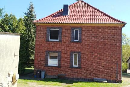 Wohnhaus mit 2 Wohnungen - 295.000,00&nbsp;EUR Kaufpreis, ca.&nbsp; 140,00&nbsp;m&sup2; in Plau am See (PLZ: 19395)