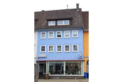 Wohn- und Geschäftshaus (Reihenmittelhaus) mit 3 Wohnungen und Gewerbeeinheit (Laden) - Oberndorf am Neckar