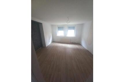 Haus zum verkaufen - 49.000,00&nbsp;EUR Kaufpreis, ca.&nbsp; 110,00&nbsp;m&sup2; in Waldenburg (PLZ: 08396)