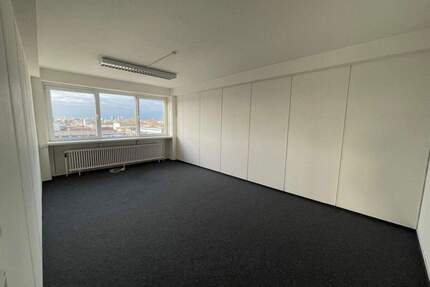 Geräumiges Start-Up-Büro mit gemeinschaftlich genutzten WCs - Hamburg Rothenburgsort
