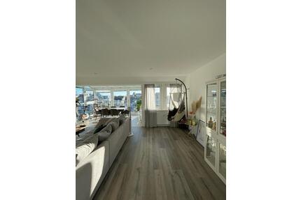 Lichtdurchflutete und gepflegte 4-Zimmer-Wohnung mit Wintergarten - Bremen Gröpelingen