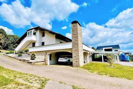 Privates Anwesen in ruhiger Ortsrandlage mit Pferdestall und herrlicher Wiese für die Pferde - Hosenfeld