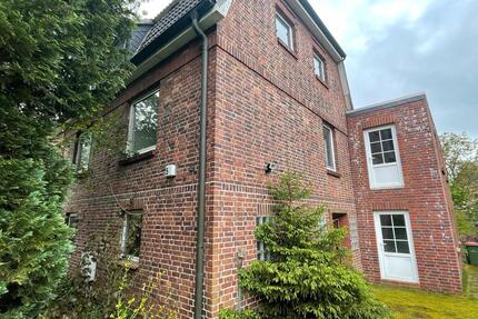 Ältere Doppelhaushälfte mit unfertigem Anbau in Alt-Nettelnburg - Börnsen