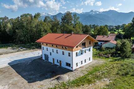 Büro in Übersee 1.890,00 € 154 m²
