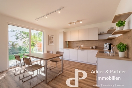 **TERRASSENWOHNUNG MIT PRIVATGARTEN UND EINBAUKÜCHE IN THUNE-ERSTBEZUG** - Braunschweig