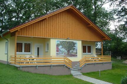 Zweiraumwohnung - Haushälfte - voll möbliert - wohnen im Grünen - Zeulenroda-Triebes