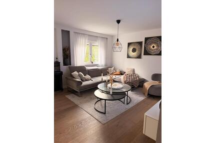 Großzügige 5-Zimmer-Wohnung in ruhiger Lage von Frankfurt-Nied - Frankfurt am Main