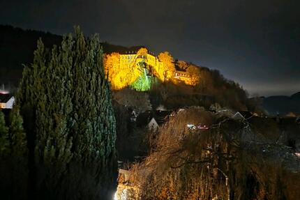 flexibles Wohnhaus mit Burgblick - Lennestadt