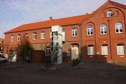 Wohnung zum Mieten in Magdeburg 606,00 € 101 m²