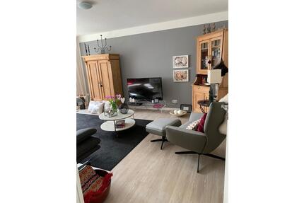 Helle 3-Zimmer-Wohnung mit Westbalkon, moderner Küche und Stellpl - Flensburg Fruerlund