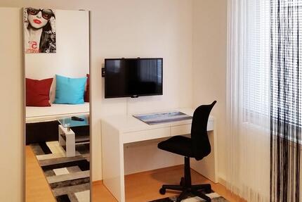 Möbliertes WG-Zimmer in einer großzügigen 5-Zimmer-Wohnung - Weil der Stadt