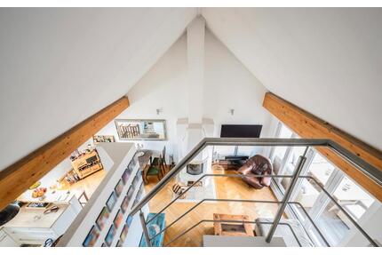 Maisonettewohnung mit Dachterrasse und Kamin in Rheinnähe - Düsseldorf Heerdt