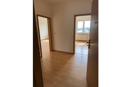 renovierte - 2 - Zimmer Dachgeschoss-Wohnung –mit Küche - Plauen Bahnhofsvorstadt