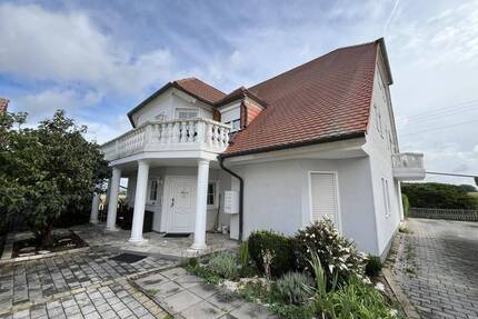 Erdgeschosswohnung mit Terrasse, Garten & 2 Stellplätzen in ruhiger Lage - Cadolzburg