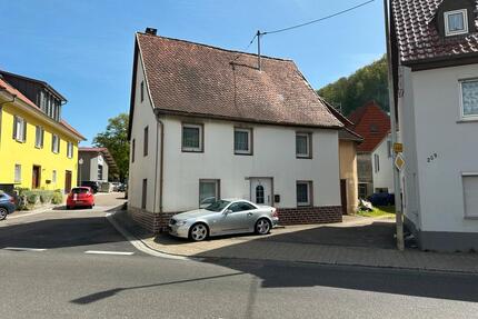 Zweifamilienhaus mit Garage kl.Garten - Lauterstein