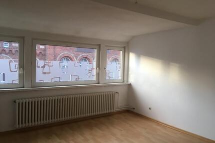Dachgeschoßwohnung - 690,00&nbsp;EUR Kaltmiete, ca.&nbsp; 110,00&nbsp;m&sup2; in Bad Driburg (PLZ: 33014)