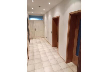 92m2 Wohnung, 4 Raum - 550,00&nbsp;EUR Kaltmiete, ca.&nbsp; 92,00&nbsp;m&sup2; in Zeulenroda-Triebes (PLZ: 07937)