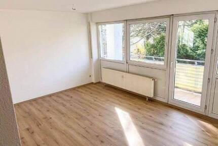 Moderne 3-Zimmer-Wohnung mit großzügiger Wohnküche und Loggia - Limbach-Oberfrohna