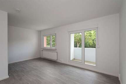 Wohnung zum Mieten in Halle (Saale) 300,76 € 48.51 m²