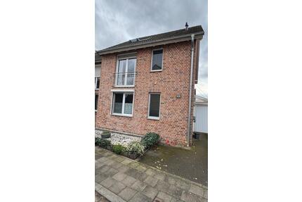 Doppelhaushälfte, zentrale Lage in Aldenhoven, BJ 2006