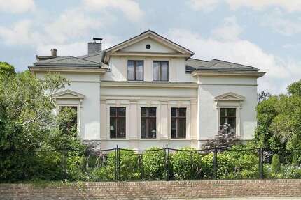 Haus zum Kaufen in Bad Belzig 1.295.000,00 € 321 m²