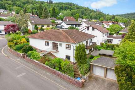 Haus zum Kaufen in Kelkheim (Taunus) Fischbach 849.000,00 € 242.5 m² - Kelkheim (Taunus) / Fischbach