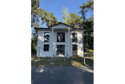 Haus zum Kaufen in Blankenfelde-Mahlow 990.000,00 € 198 m²