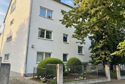 Haus zum Kaufen in Frankfurt 3.150.000,00 € 1023 m²