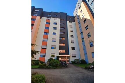 Sonnige und ruhige 2 Z.Whg. Nähe Schöller mit TG-Stellplatz - Nürnberg Schnepfenreuth