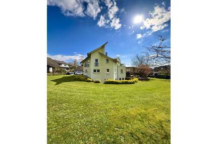 Haus zum Kaufen in Bausendorf 529.000,00 € 258.67 m²