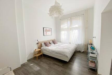 Sublet Lichtenberg apartment (01.04.-30.04., flexible dates) - Berlin