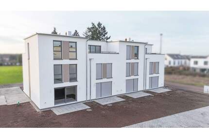 Modernes Reihenhaus mit Dachterrasse und Garten für die ganze Familie! - Messel