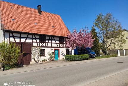 Fachwerkhaus in großem idyllischen Garten - Starzach
