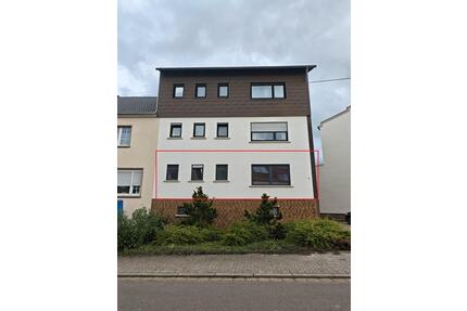 Neuwertige 3,5 Zimmer Wohnung mit Balkon und Garten-Mitbenutzung - Schmelz