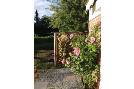 R.Haus, ruhige Lage, 2-3 Jahre - 1.230,00&nbsp;EUR Kaltmiete, ca.&nbsp; 77,00&nbsp;m&sup2; in Hamburg (PLZ: 22417) Langenhorn