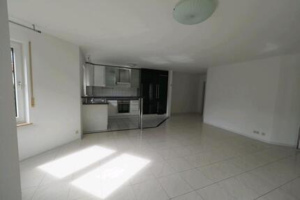 Helle 2,5-Zimmer-Wohnung mit Balkon & TG-Stellplatz in Herrenberg