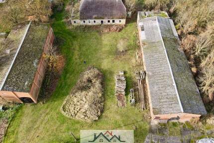 Dreiseitenhof mit massiven Scheunen und sanierungsbedürftigem Bauernhaus!! - Beggeow Glendelin