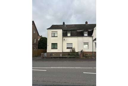 Haus zum Kaufen in Elz 369.000,00 € 225 m²